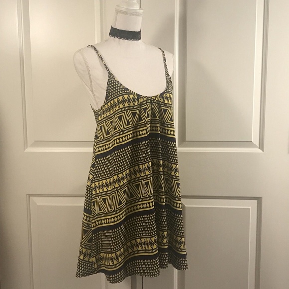 Tobi Dresses & Skirts - 🍒Toni Aztec Print Dress small